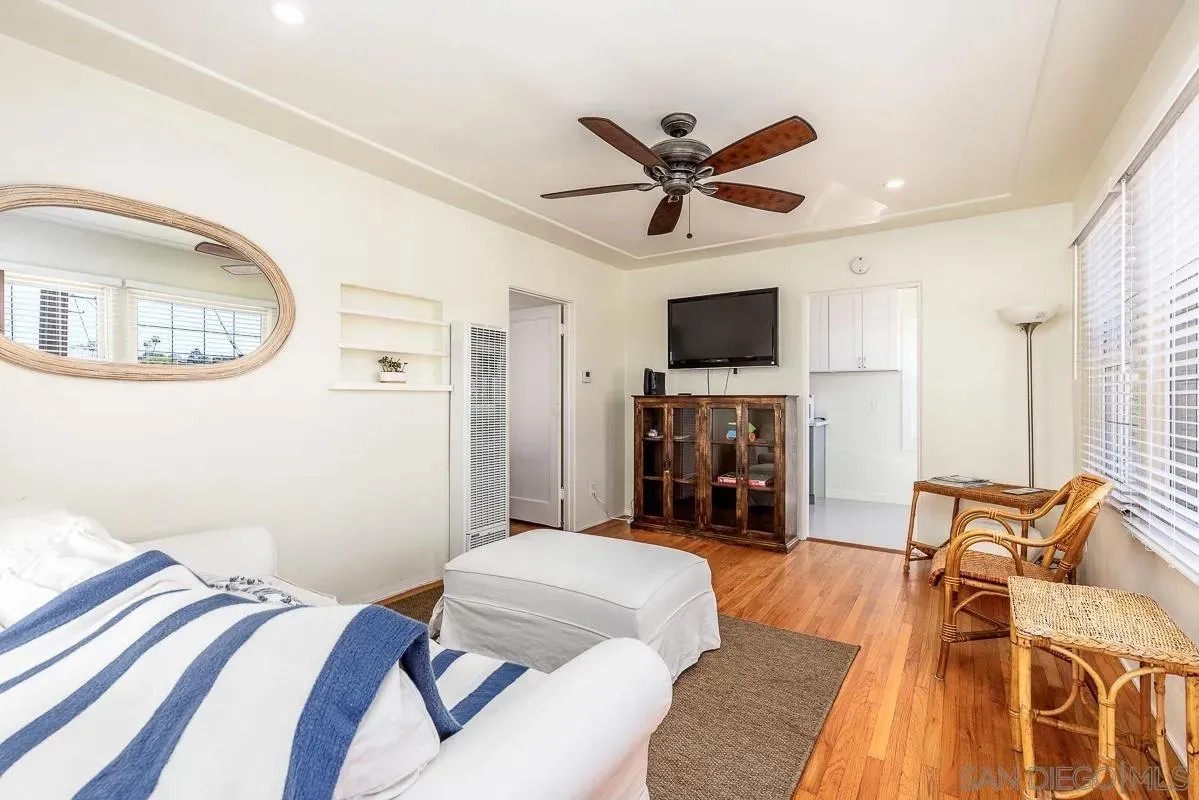 La Jolla, California 92037, United States, 4 Bedrooms Bedrooms, ,3 BathroomsBathrooms,Residential,Active,229423