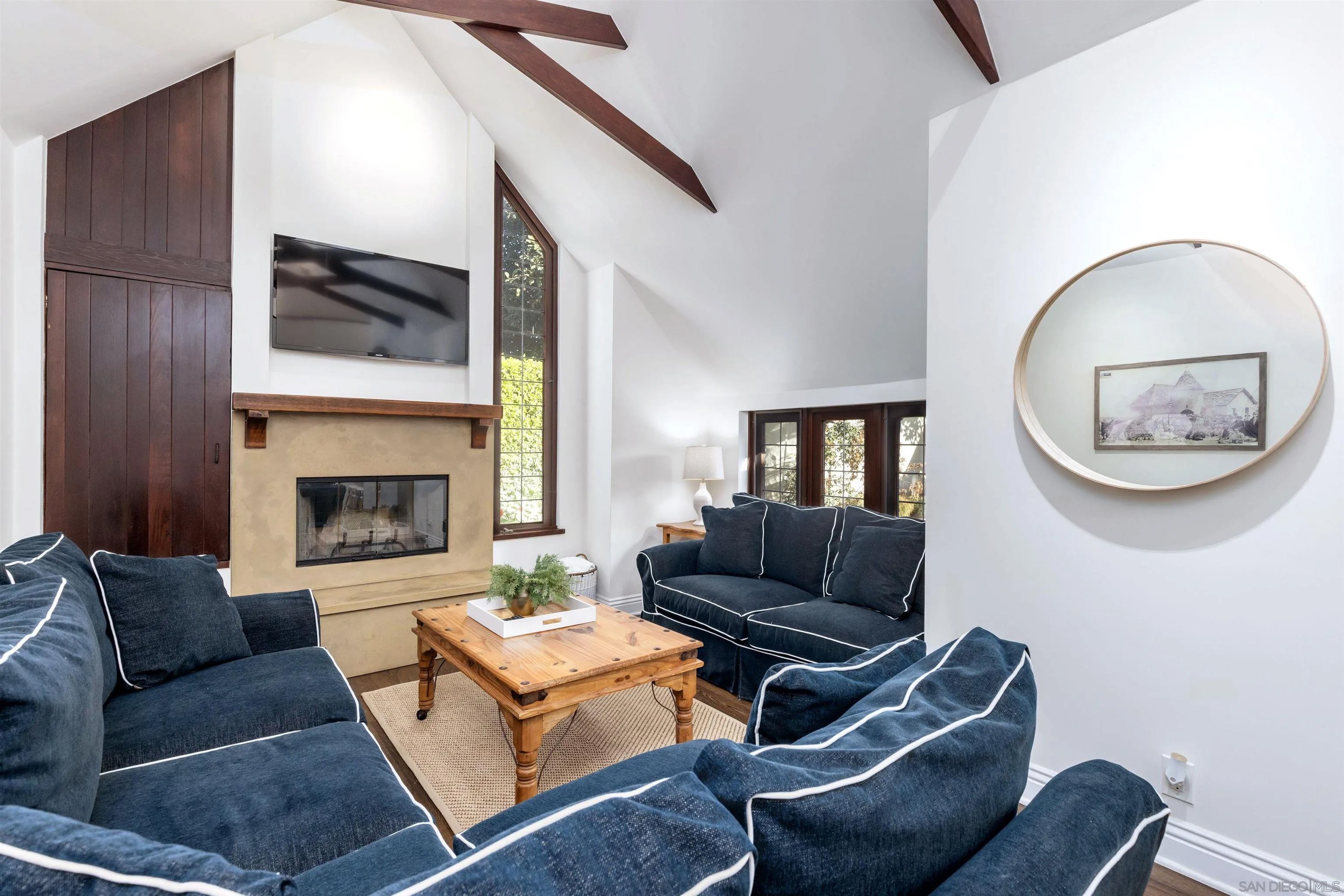 2136 Paseo Dorado