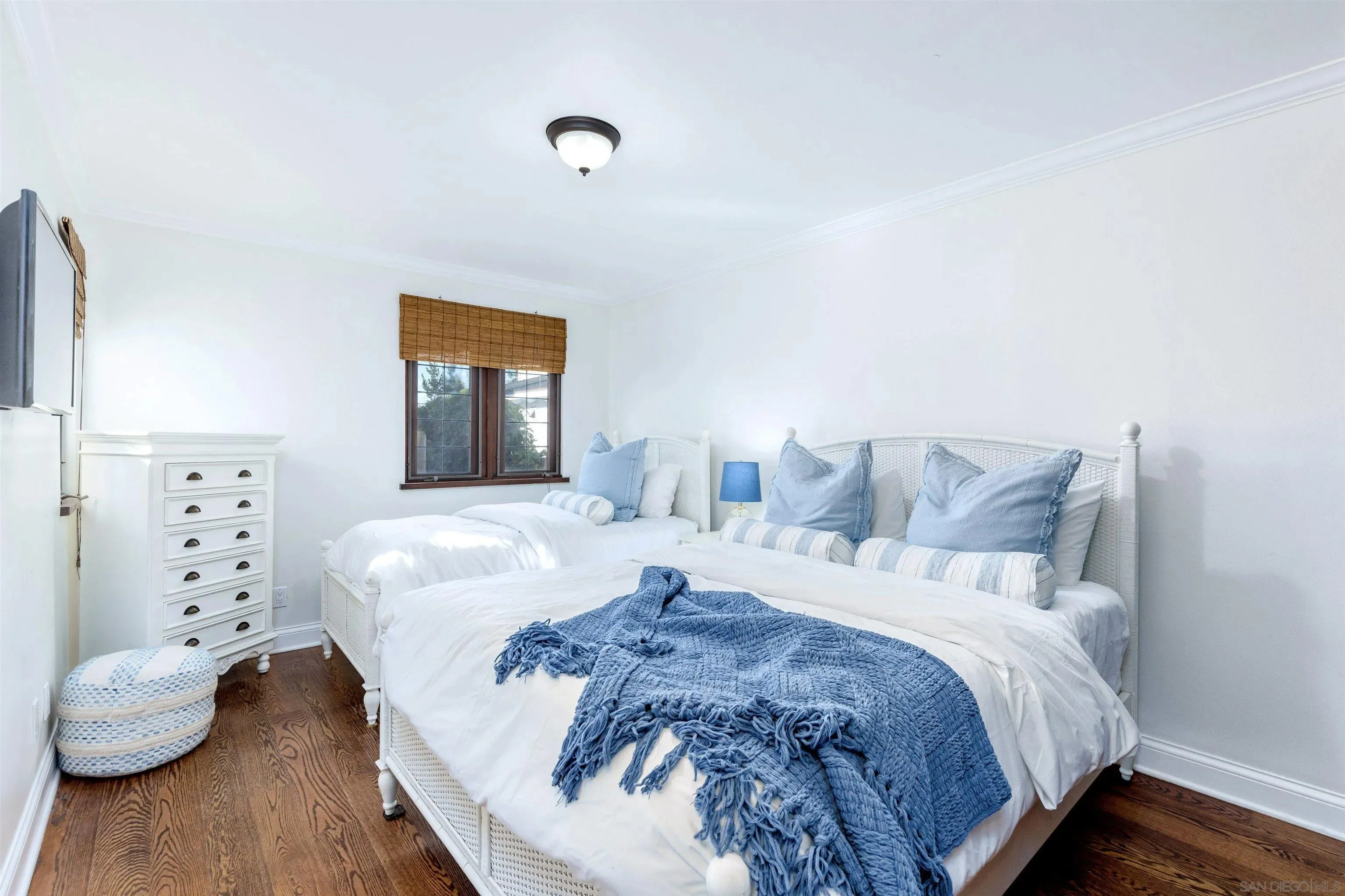 La Jolla, California 92037, United States, 4 Bedrooms Bedrooms, ,3 BathroomsBathrooms,Residential,Active,229423