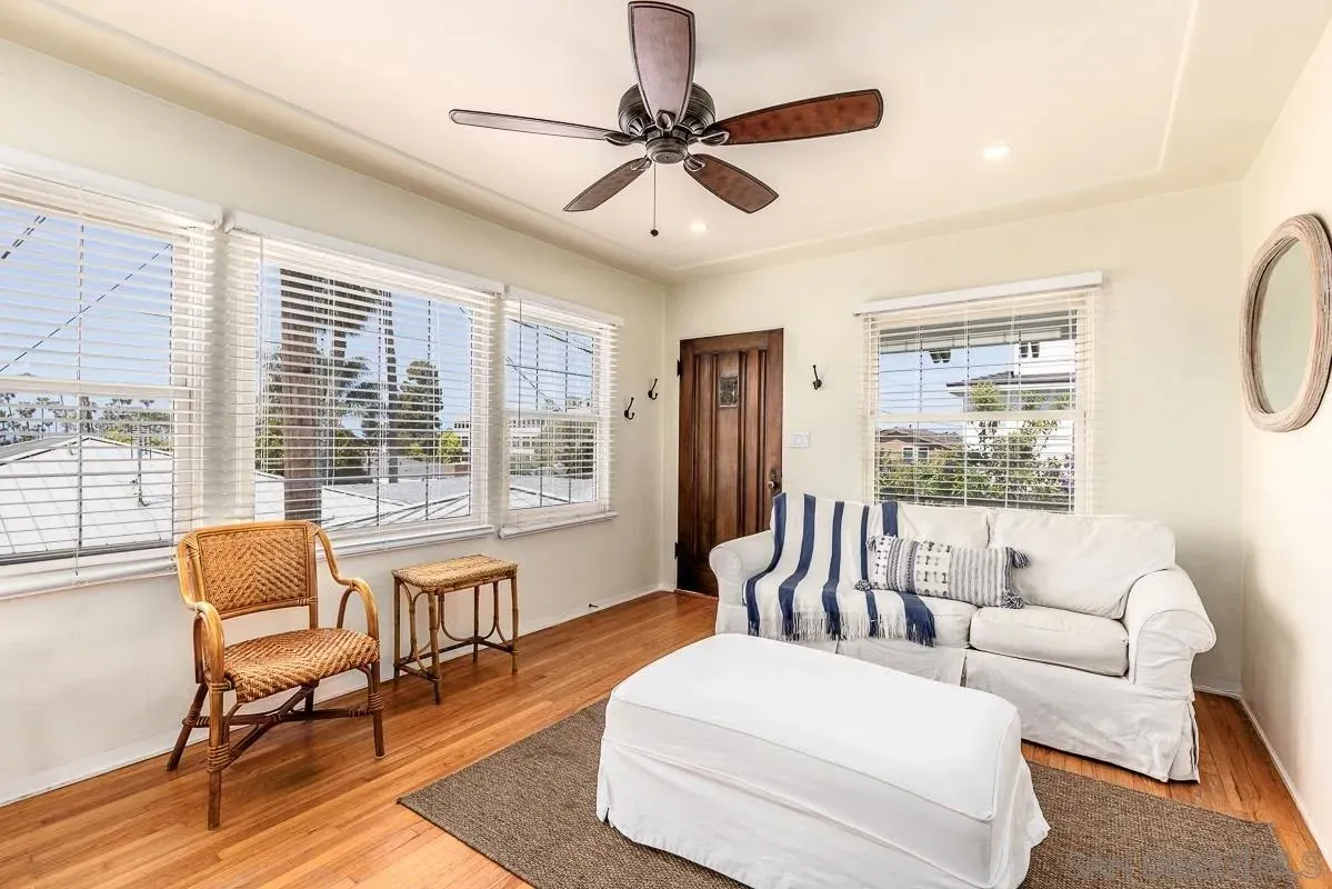 La Jolla, California 92037, United States, 4 Bedrooms Bedrooms, ,3 BathroomsBathrooms,Residential,Active,229423