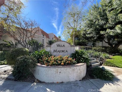 Photo of 6223 Nita Ave, Woodland Hills, CA 91367 (MLS # SR26037878)