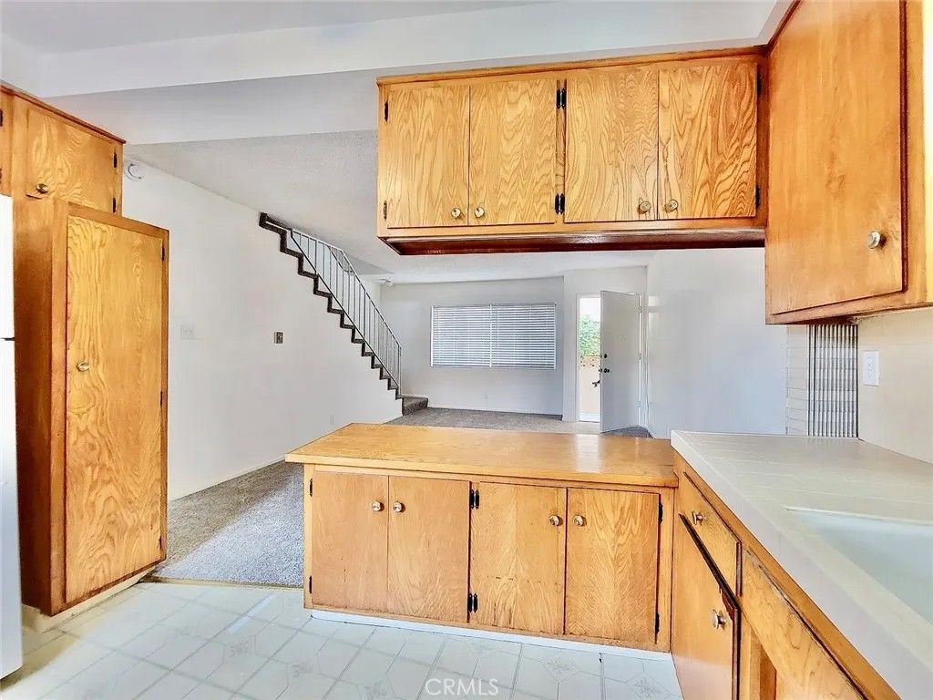 Photo of 13921 Hawthorne Way, Hawthorne, CA 90250 (MLS # SB25248604)