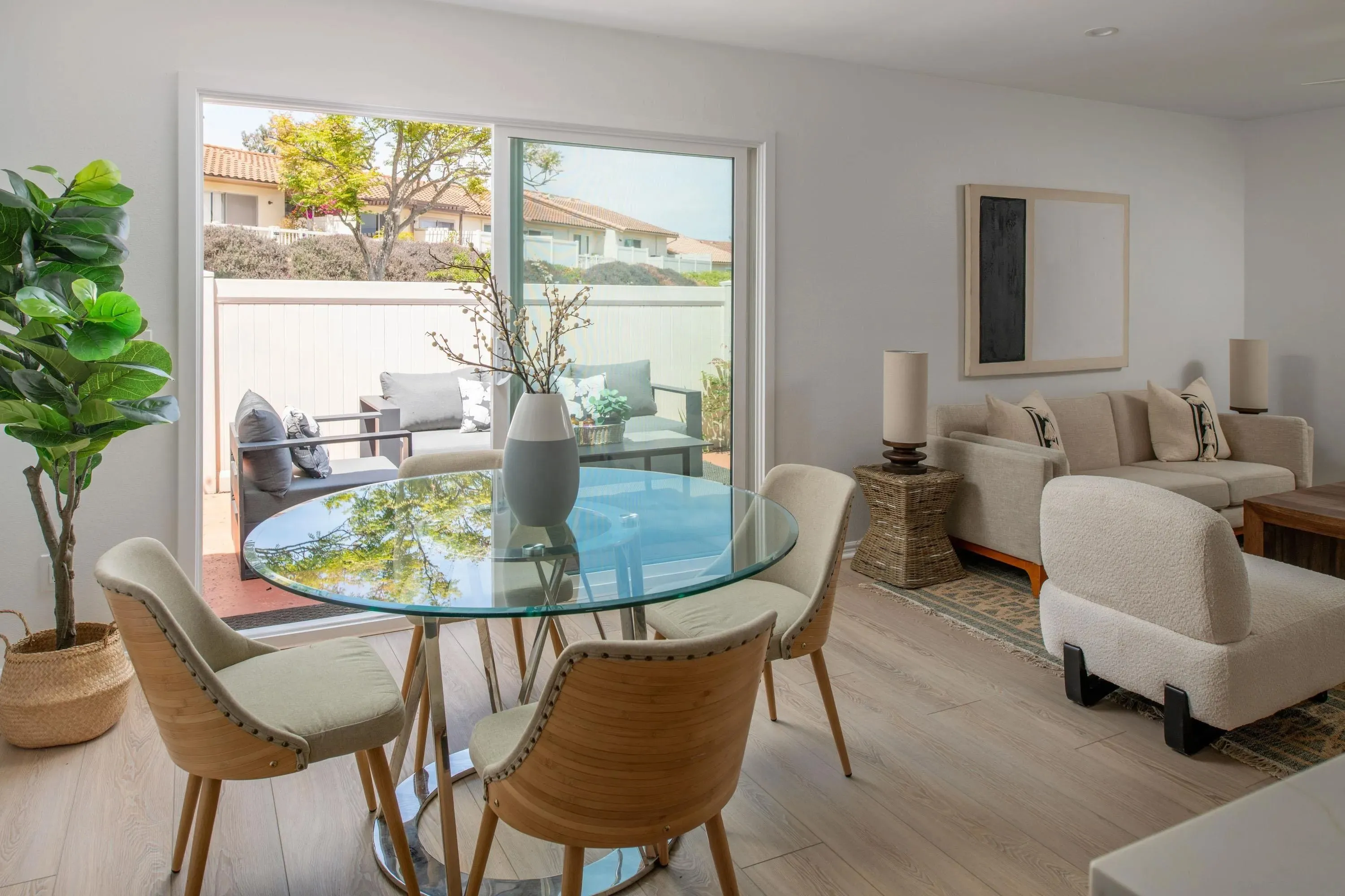 Encinitas, California 92024, United States, 3 Bedrooms Bedrooms, ,2 BathroomsBathrooms,Residential,Active,198214