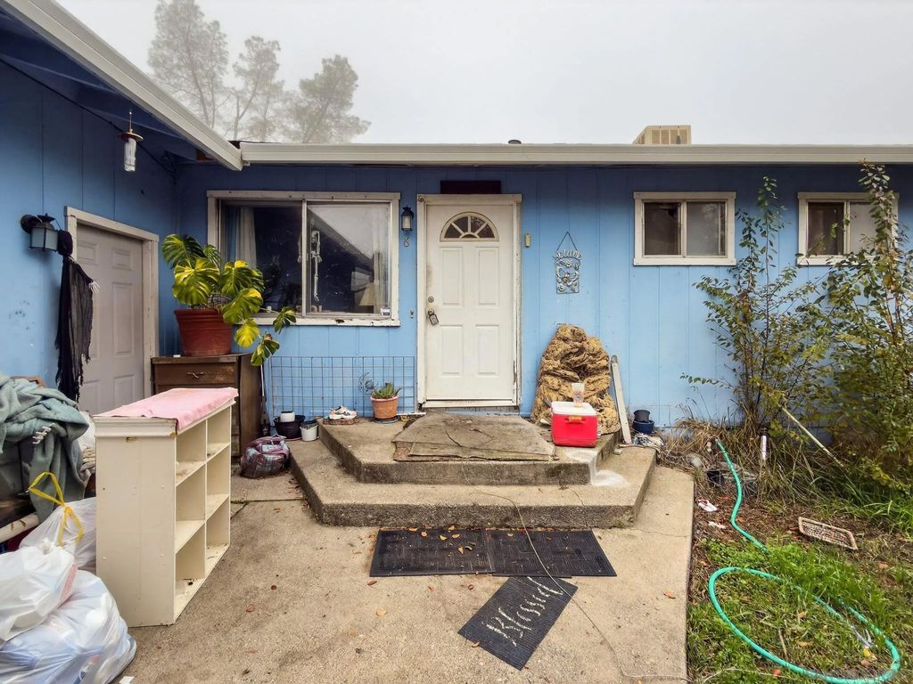 Photo of 6 Meadowview Dr, Oroville, CA 95966 (MLS # 250045906)