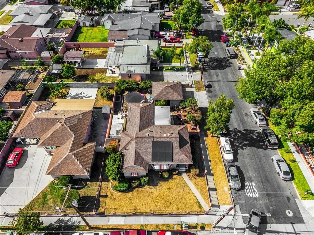 1517 W Borchard Avenue