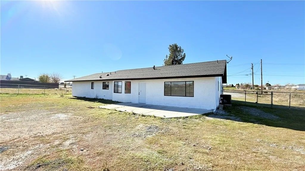 Photo of 11389 Hesperia Rd, Hesperia, CA 92345 (MLS # HD26011714)