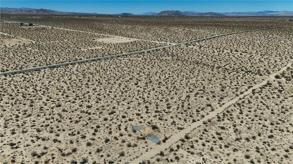 Photo of 1820 Milky Way, Joshua Tree, CA 92252 (MLS # HD26110987)