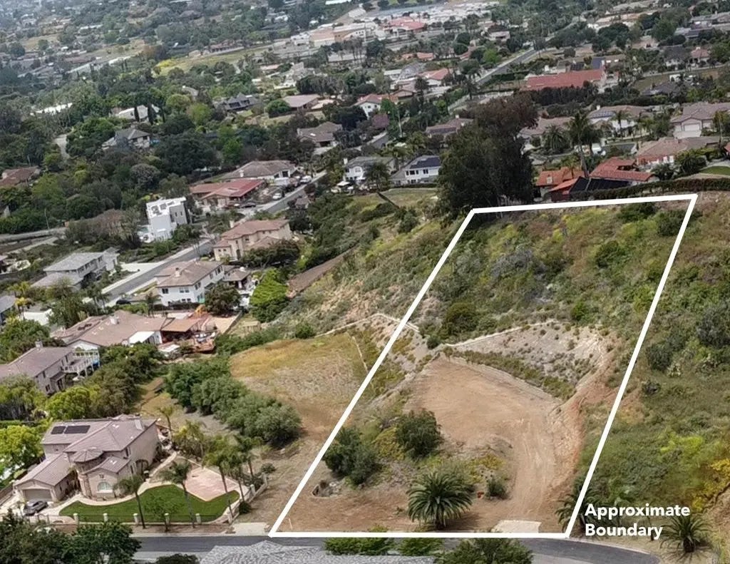 Photo of 132 Luzeiro DR, Vista, CA 92084 (MLS # NDP2609808)
