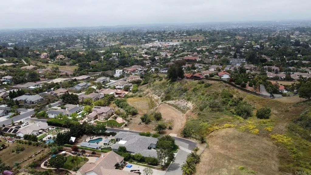 Photo of 132 Luzeiro DR, Vista, CA 92084 (MLS # NDP2609808)