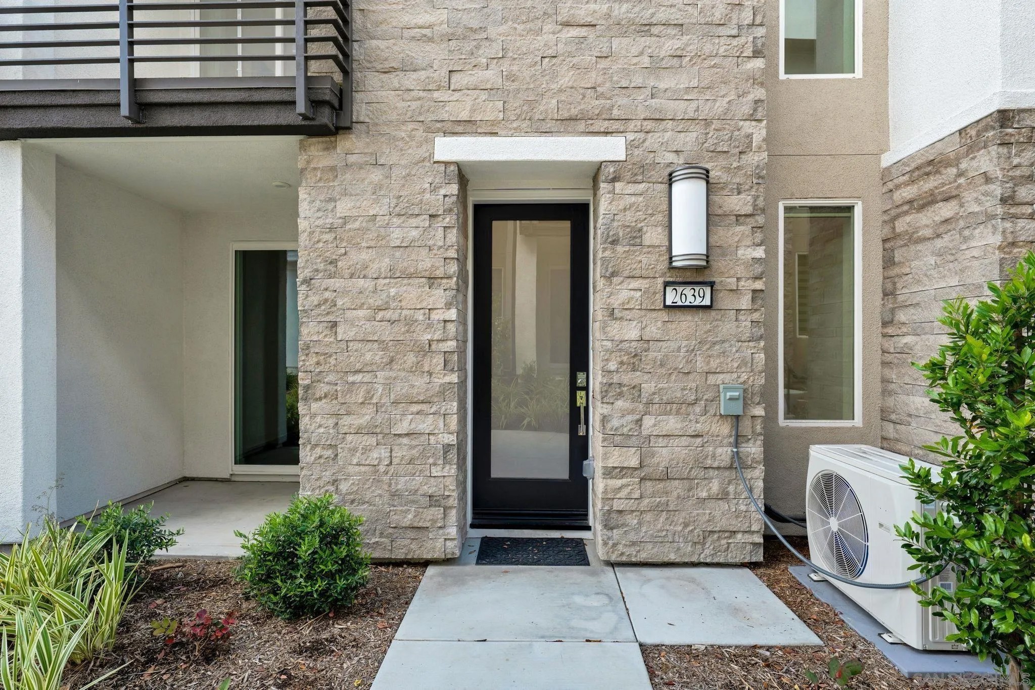 2639 Everly