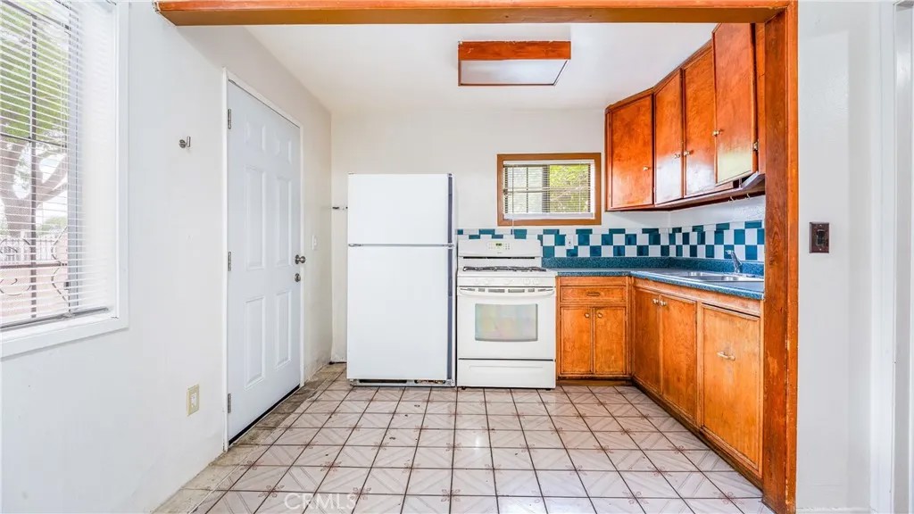 12470 Adelphia