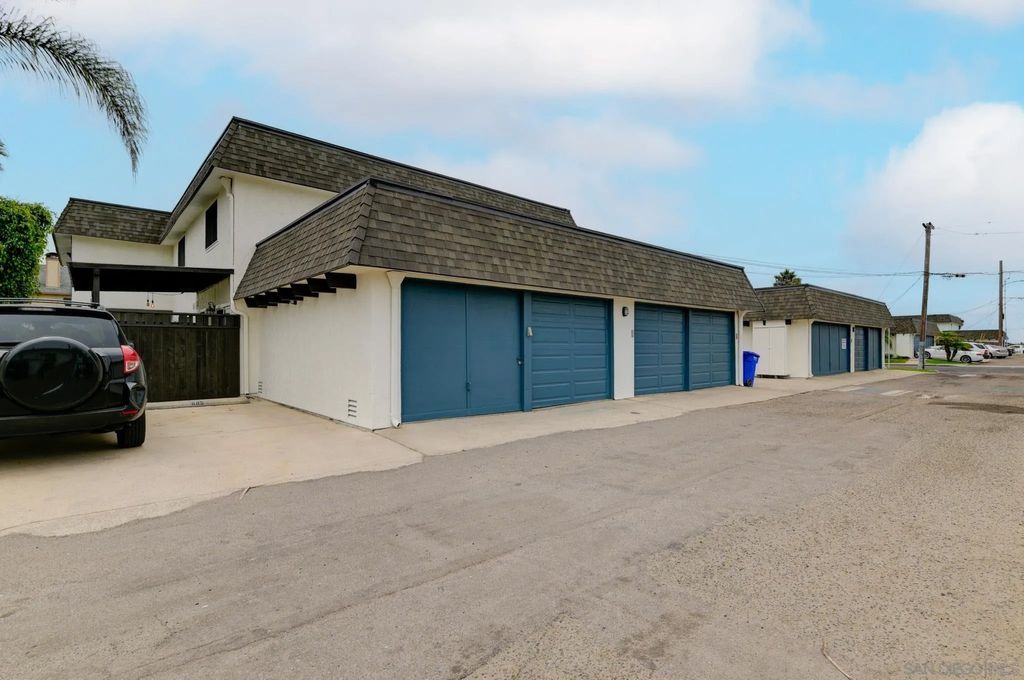 Photo of 685 Seacoast Dr, Imperial Beach, CA 91932 (MLS # 250044055)