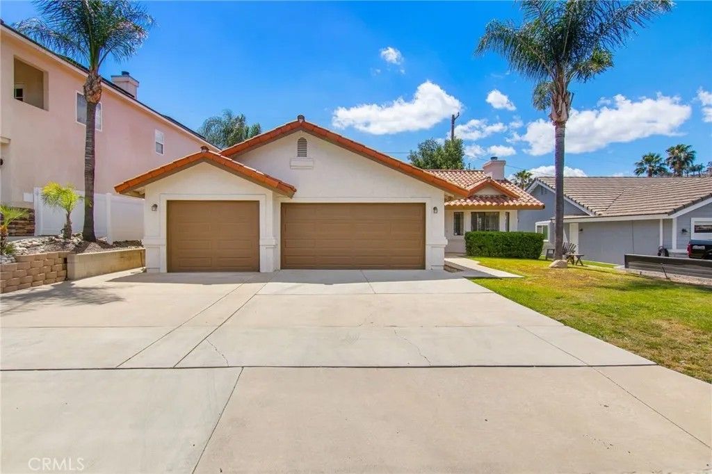 Photo of 29101 Vacation Dr, Canyon Lake, CA 92587 (MLS # SW26079705)