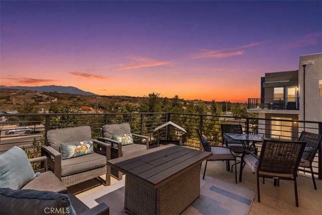 151 Sash, Irvine