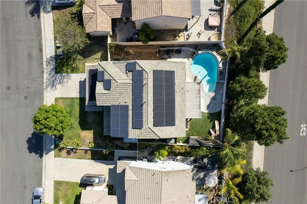 Photo of 33938 Abbey Road, Temecula, CA 92592 (MLS # SW26126502)