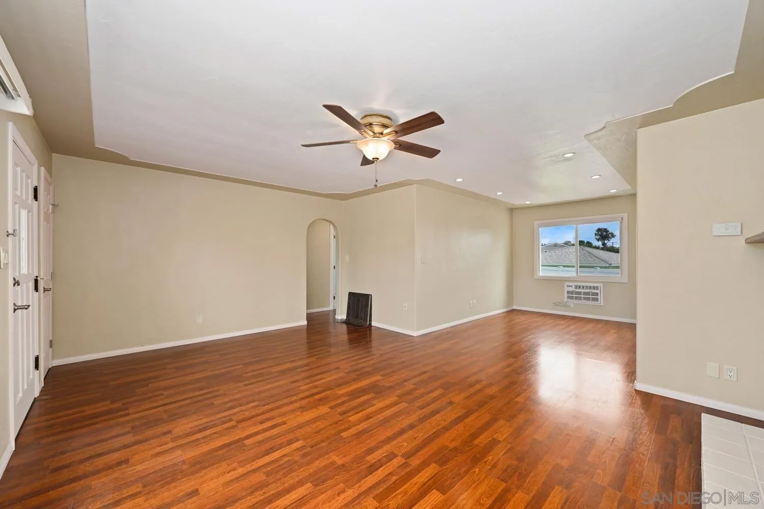820 Country Club Dr.