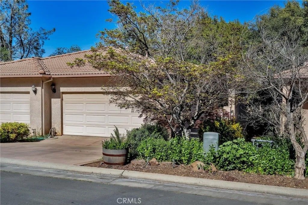 Photo of 10 Hidden Brooke Way, Chico, CA 95928 (MLS # SN26056584)