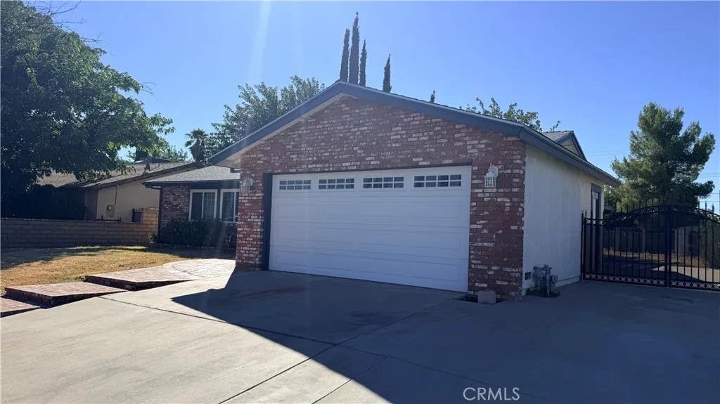Photo of 39254 Willowvale RD, Palmdale, CA 93551 (MLS # CV26168982)