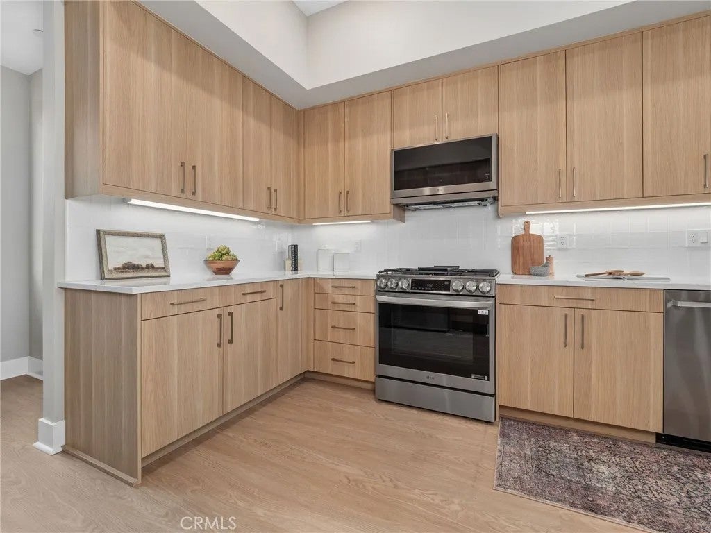 159 2nd Street North