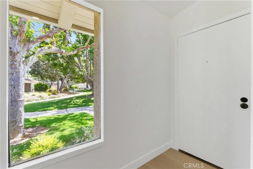 8566 Fallbrook