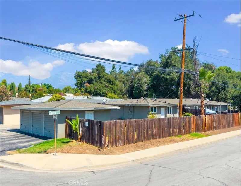 195 El Camino Way
