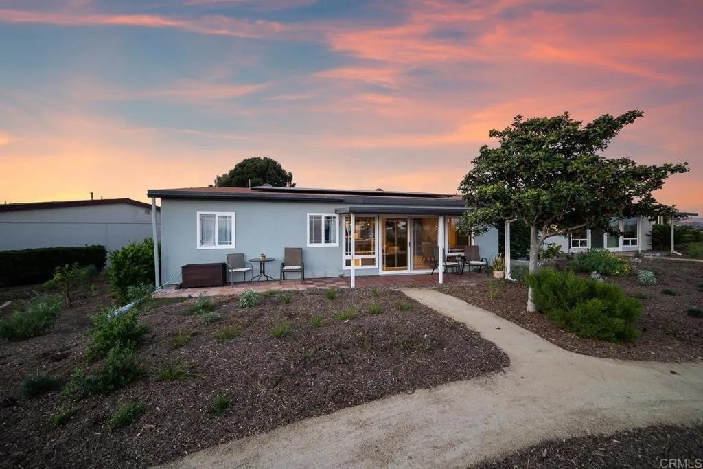 3890 Vista Campana South 34