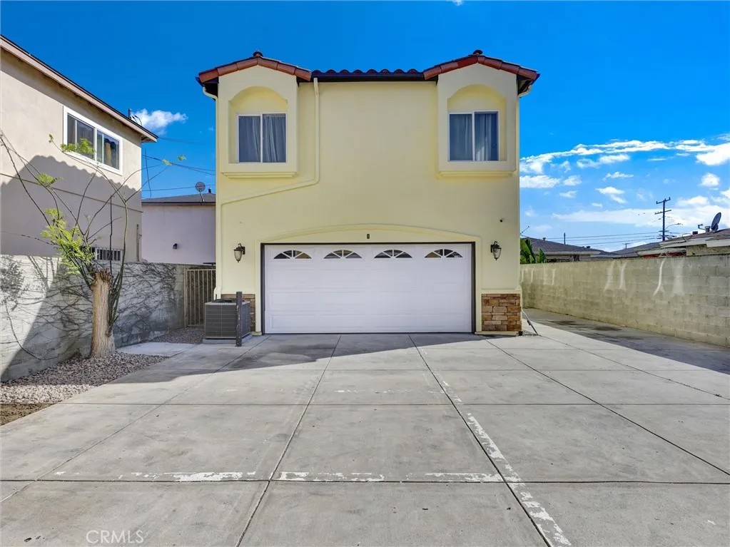1425 W 145th