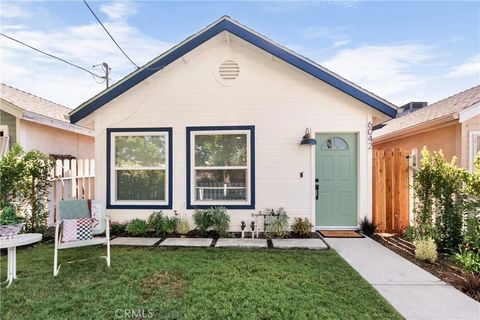 Photo of 6042 Fair Ave, North Hollywood, CA 91606 (MLS # IV26043718)