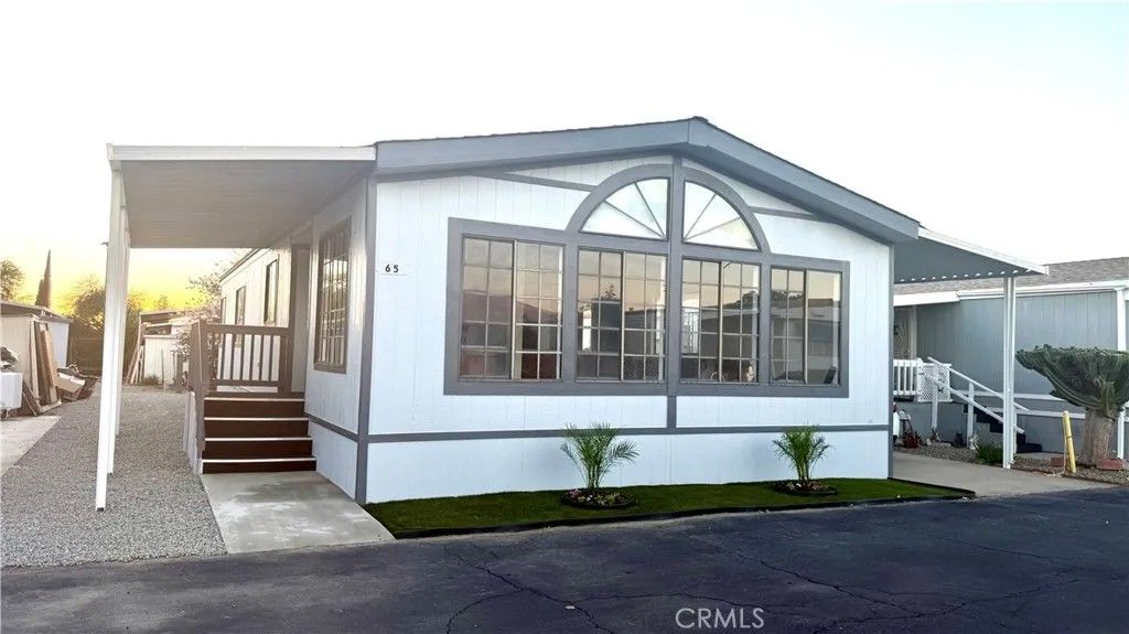 Photo of 530 W Devonshire Ave #65, Hemet, CA 92543 (MLS # SW26072531)