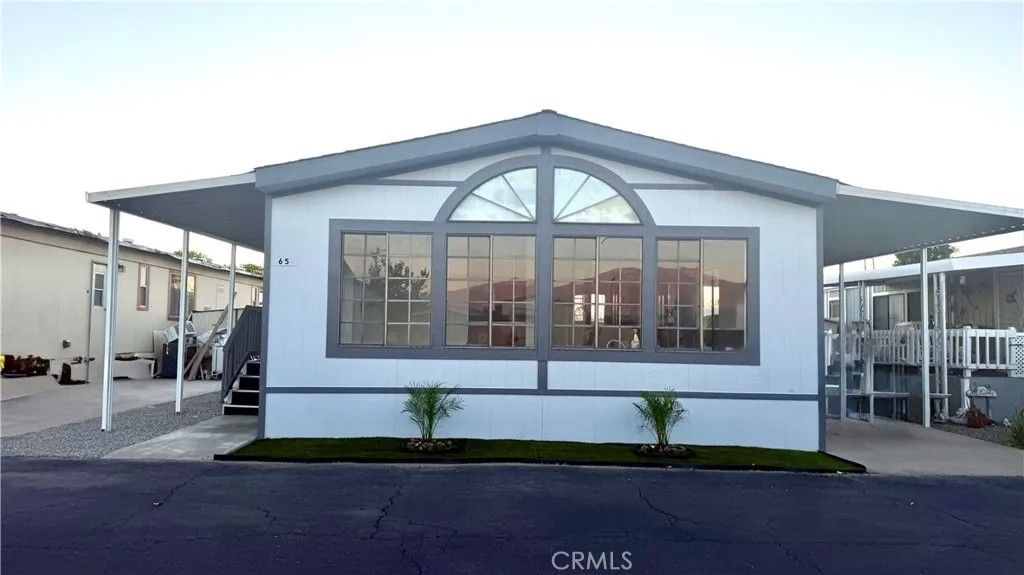 Photo of 530 W Devonshire Ave #65, Hemet, CA 92543 (MLS # SW26072531)