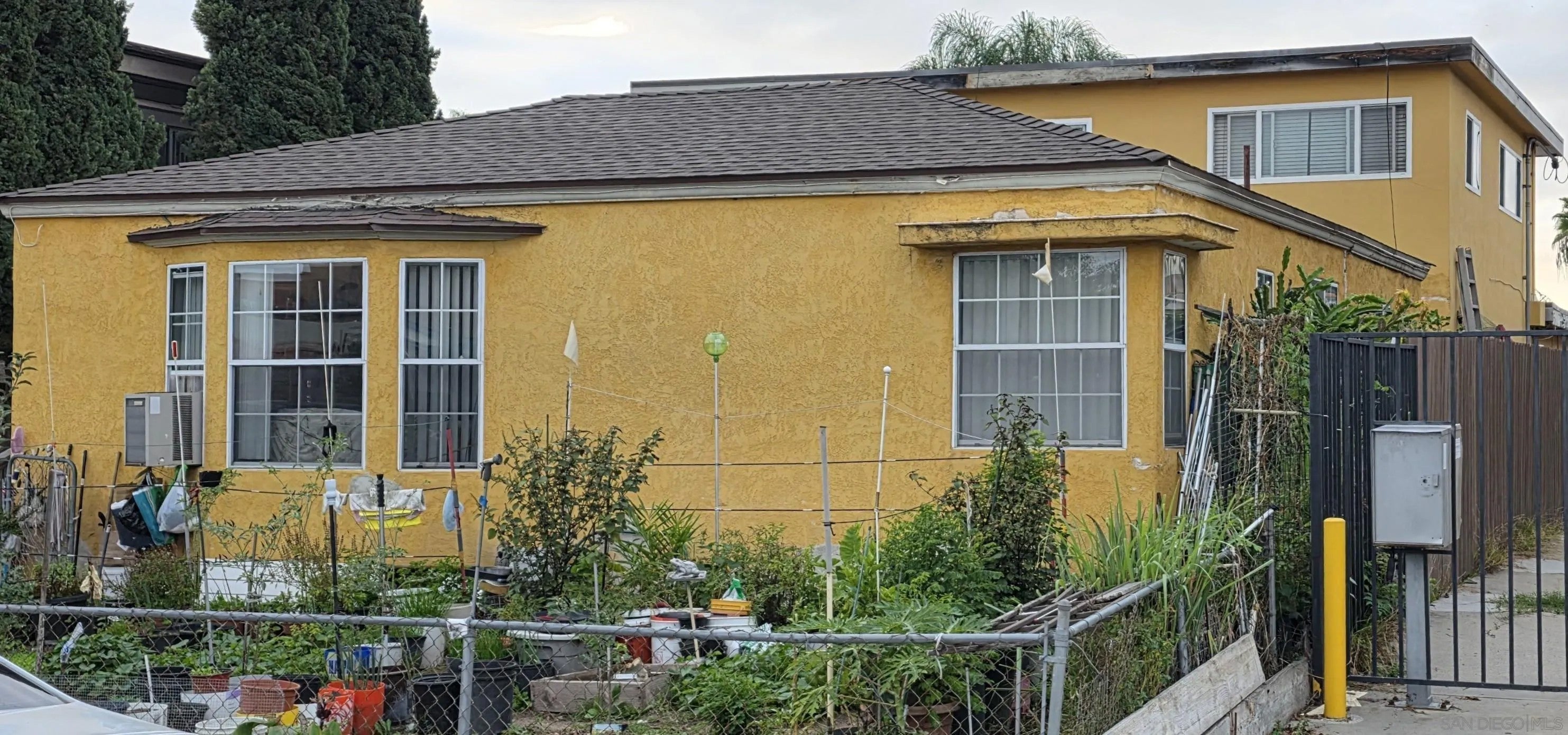4554 - 56 Altadena Ave.
