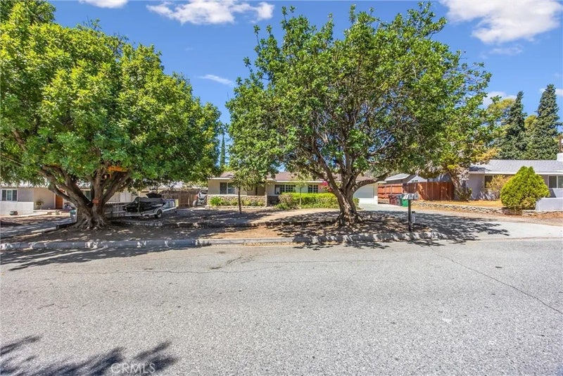 1739 N Alessandro