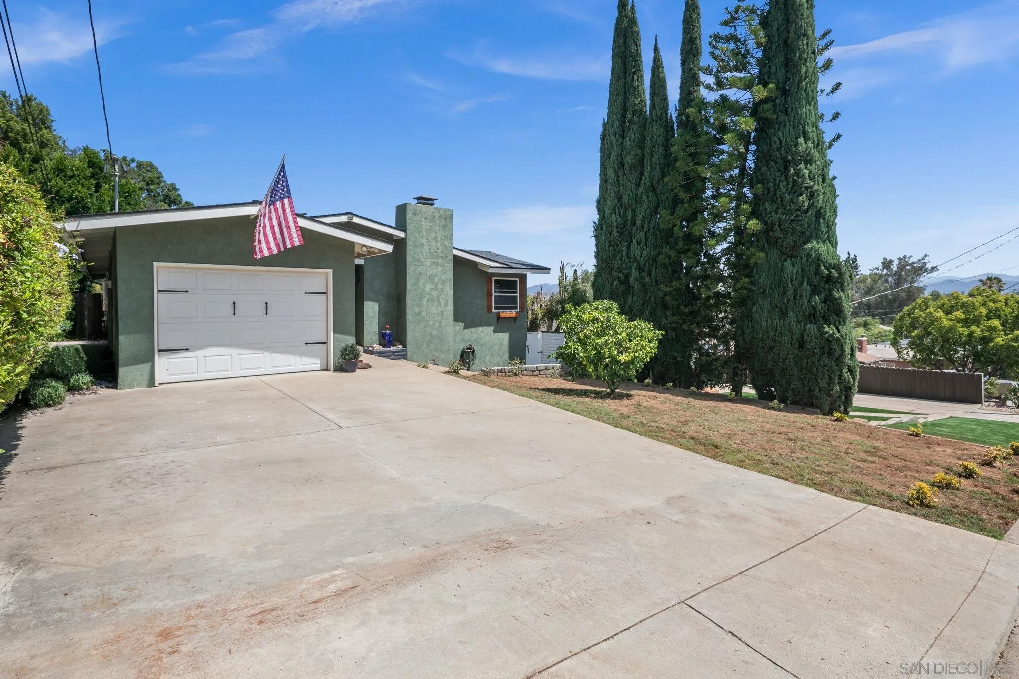 952 W 5th Ave
