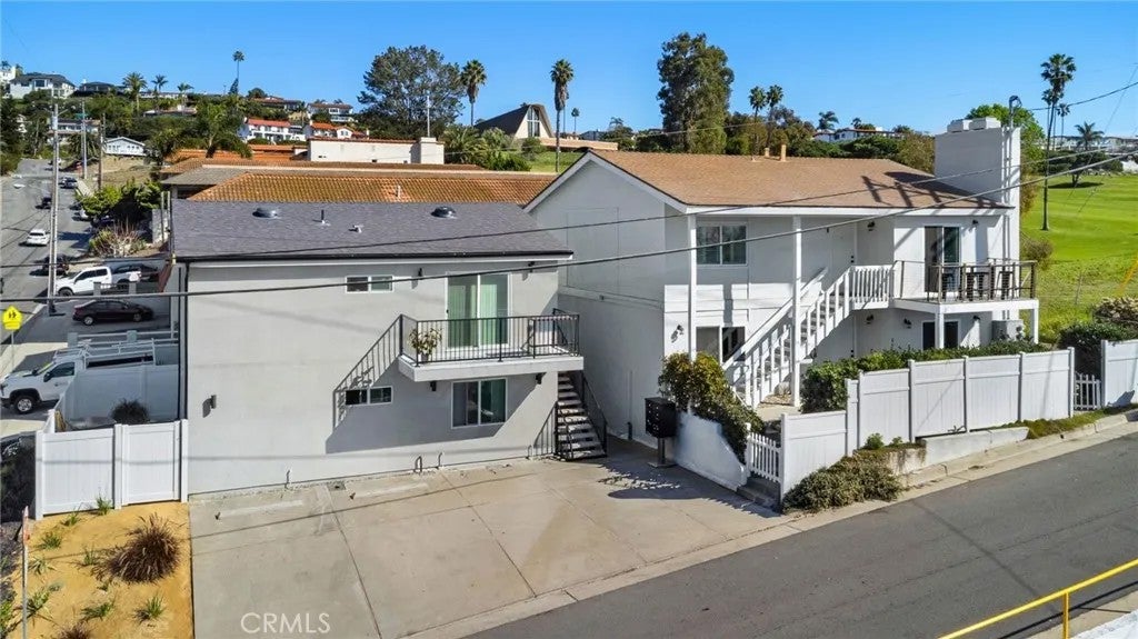 102 E Avenida San Gabriel