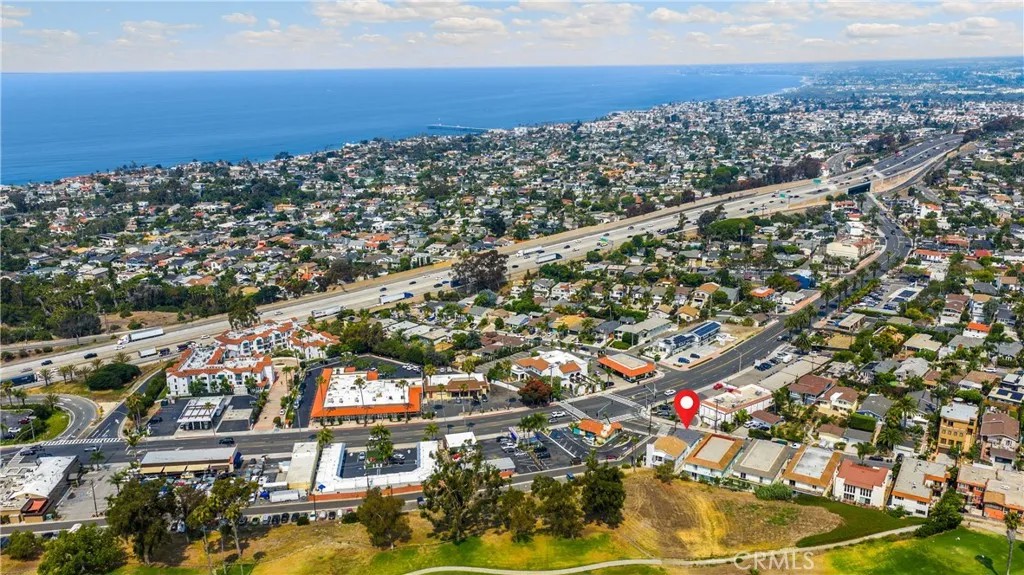102 E Avenida San Gabriel