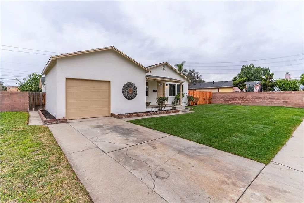 Photo of 3766 Lofton Place, Riverside, CA 92501 (MLS # IV26032359)