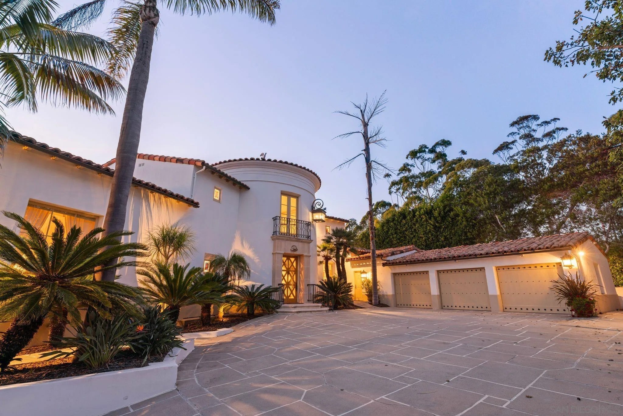 6692 La Jolla Scenic Dr S