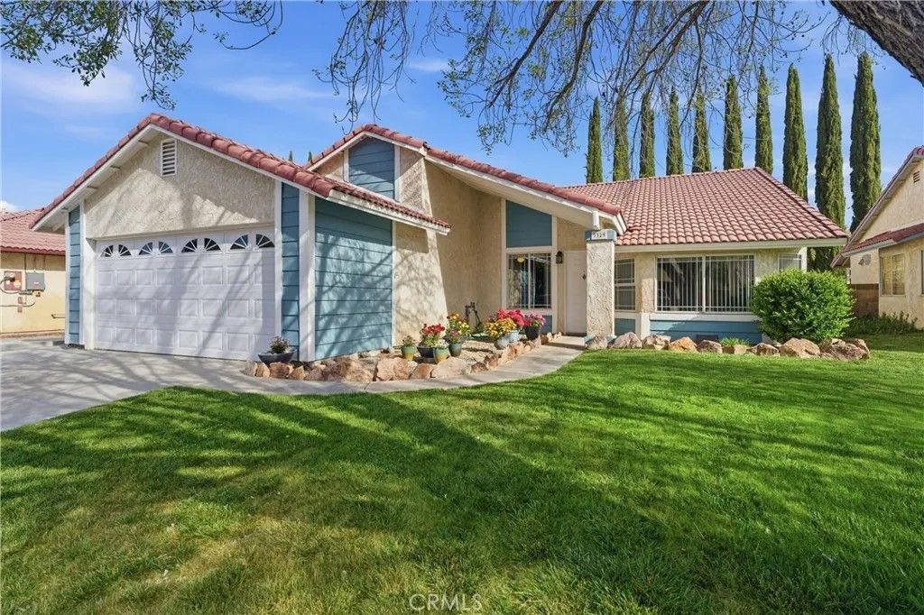 Photo of 3329 W Avenue J3, Lancaster, CA 93536 (MLS # SR26067573)