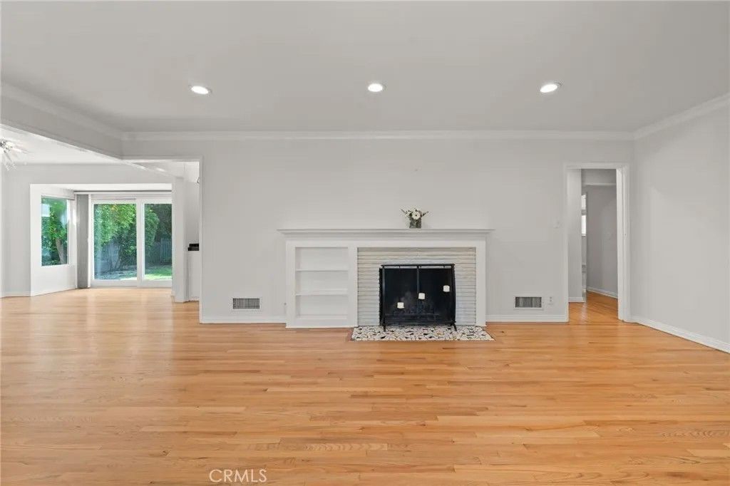 Photo of 5857 Nagle Ave, Sherman Oaks, CA 91401 (MLS # OC26019028)