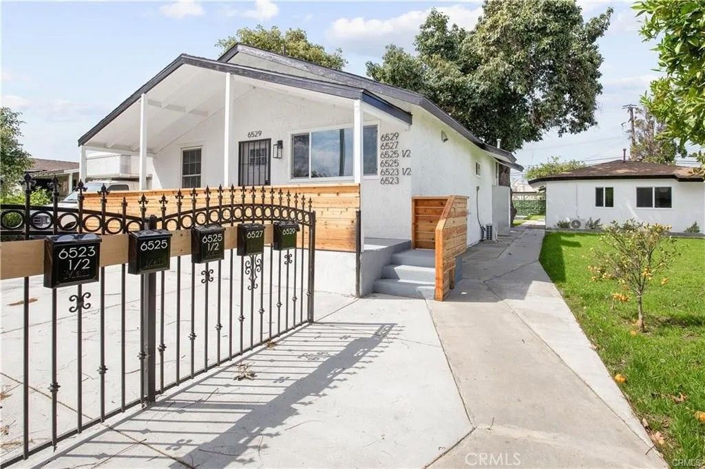 Photo of 6523 Ajax Avenue, Bell Gardens, CA 90201 (MLS # DW26082917)