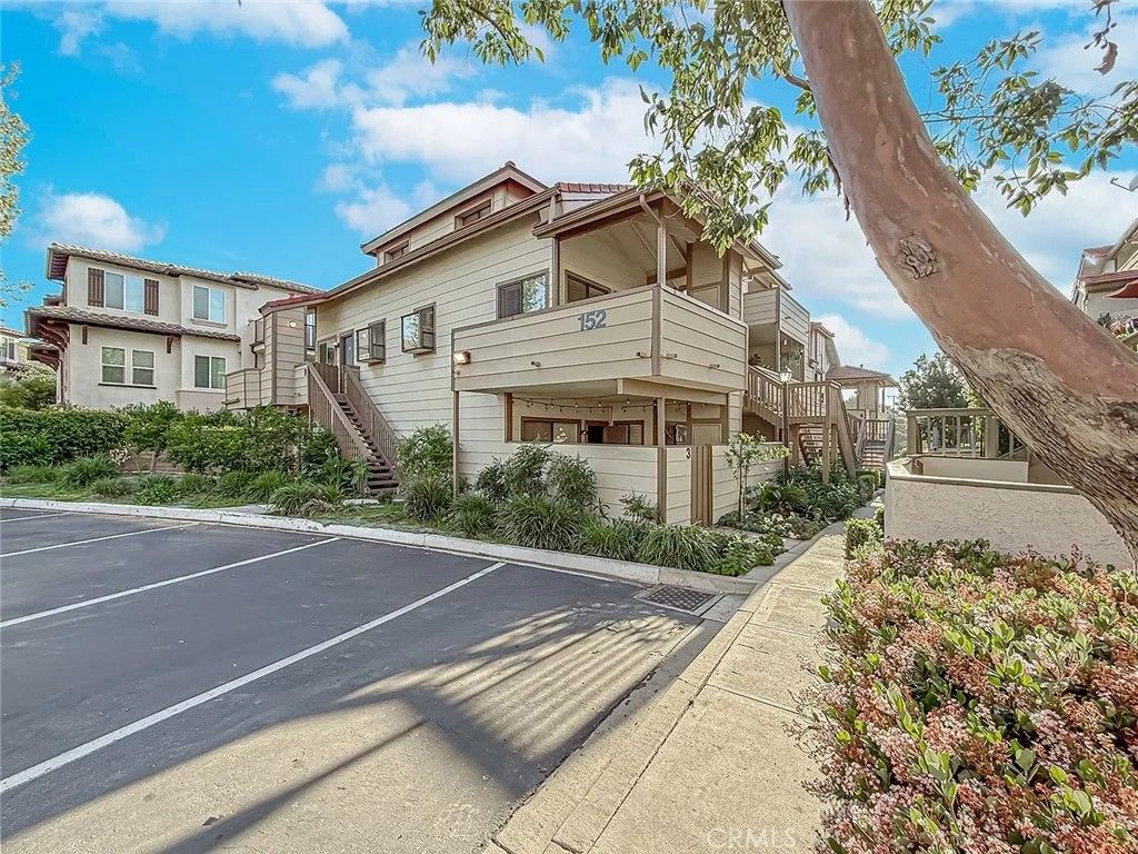 Photo of 152 Maegan Place #8, Thousand Oaks, CA 91362 (MLS # SR26057405)