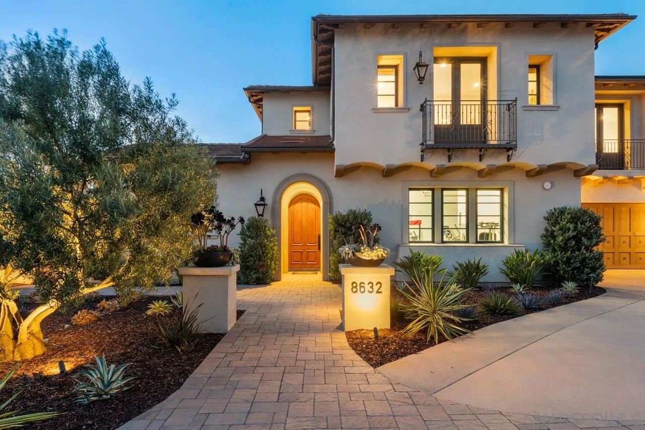 8632 Via Rancho Cielo