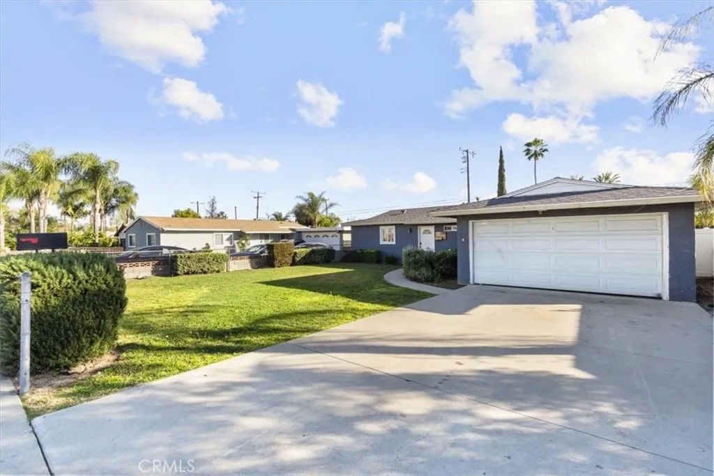 Photo of 1386 E 6th St, Ontario, CA 91764 (MLS # CV26024673)
