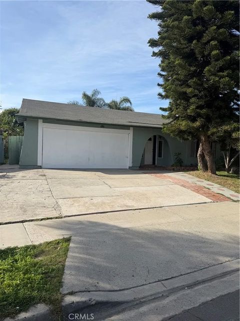 Photo of 1818 Goodwin Dr, Vista, CA 92084 (MLS # IV25279014)