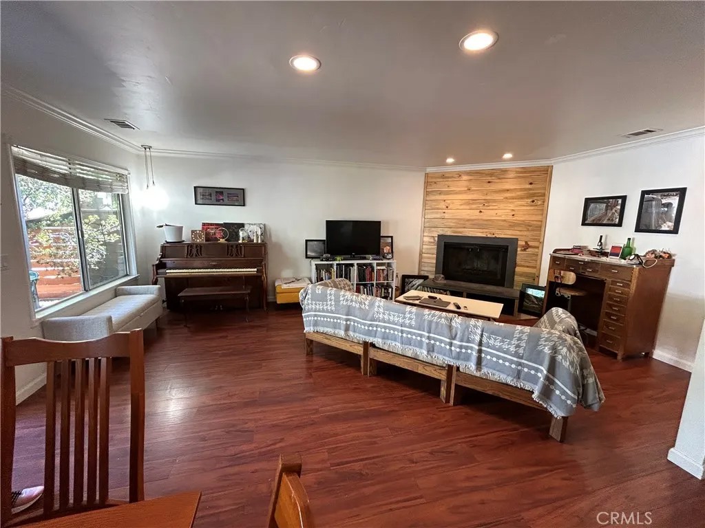 309 Camino Lobo