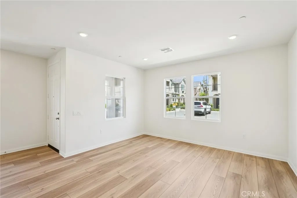4282 S Hermosa Paseo