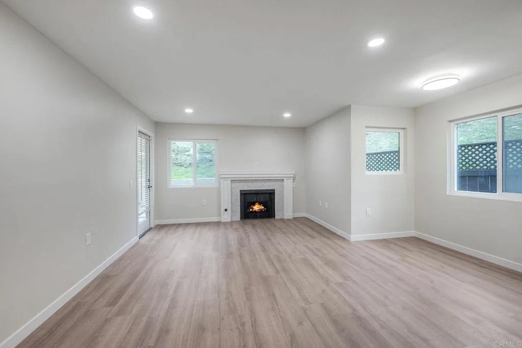 700 Sea Cliff Way 705