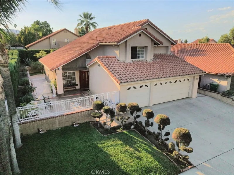 2208 Coachman Circle
