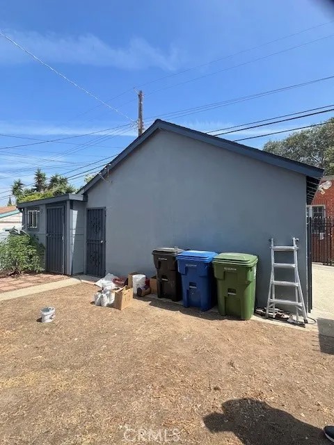 2121 W 70th