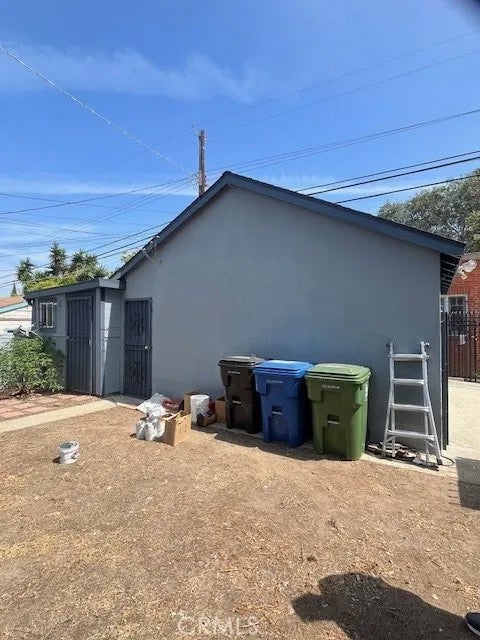 2121 W 70th